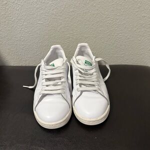 Adidas Stan Smith Sneakers. Size 7.5 Women(runs big)